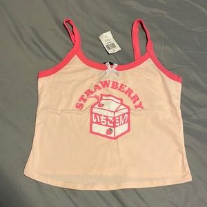 Hot topic strawberry tank